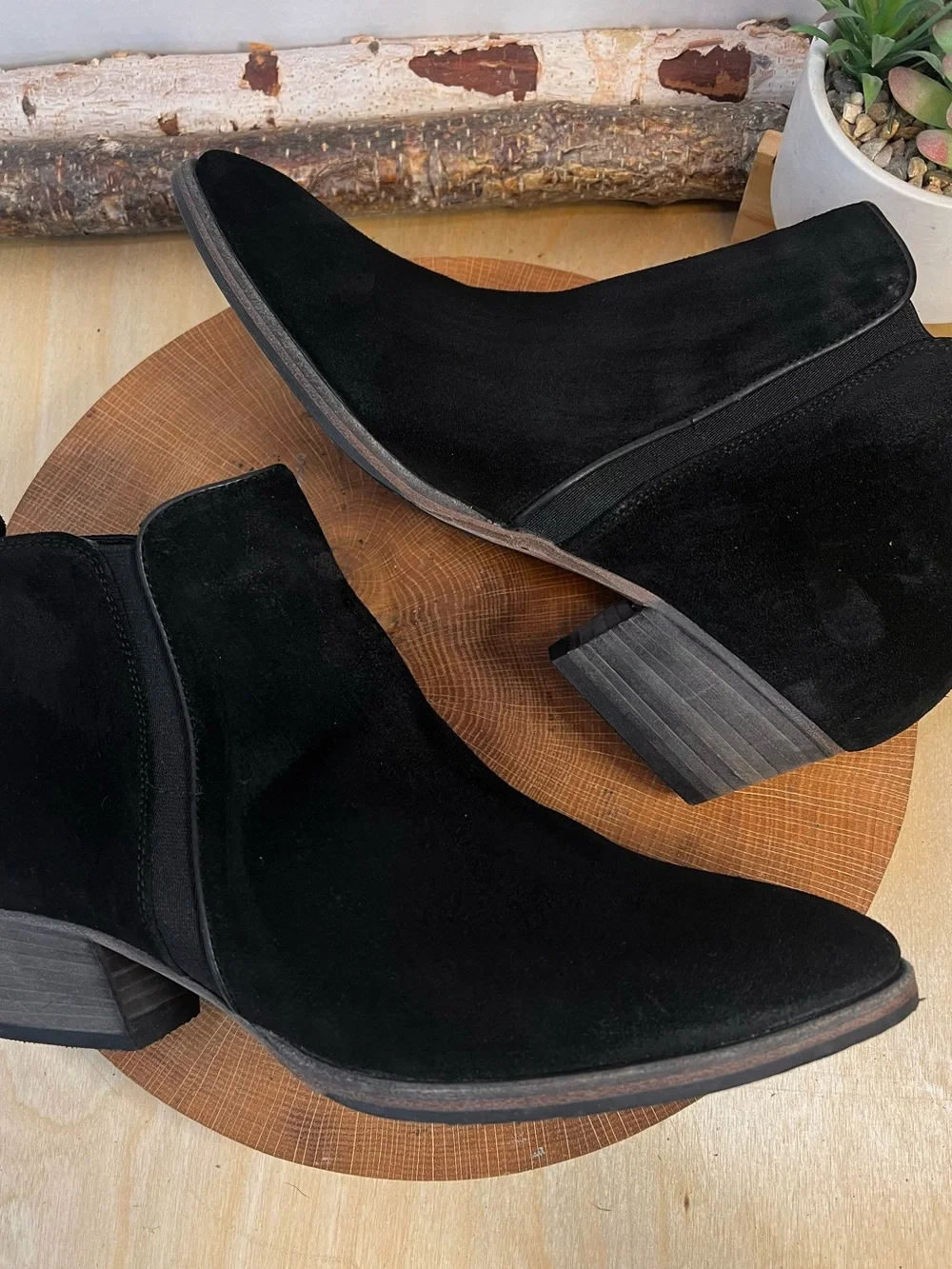 NWOB Aquatalia Marvin K Black Suede Booties Black Sole Size 9